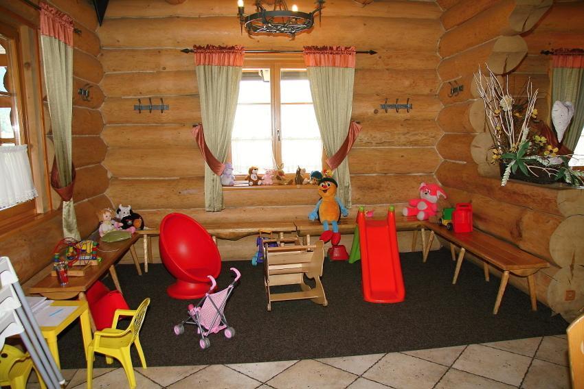 Hotel Grun モスティ・ウ・ヤブルンコヴァ エクステリア 写真